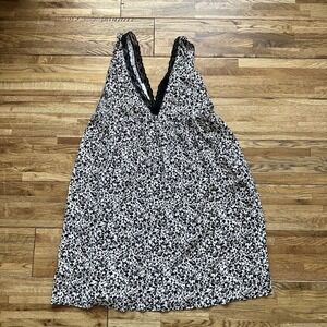 Zara V Neck Sleeveless Dress With Lace‎ Trim Size 7